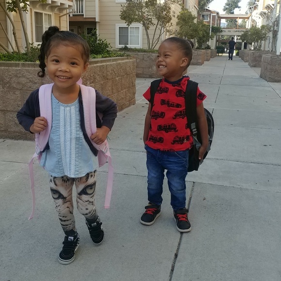 Twin mommy - Picture 7 of 8